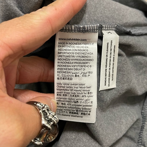 NWT Men’s Size Small Calvin Klein Linear Logo Print Drawstring Hoodie In Gray - Picture 10 of 12